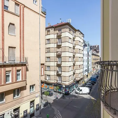 Lucky 7 Budapest